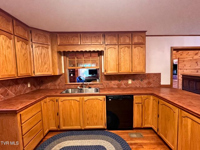 60 West School Street, Mosheim, TN 37818