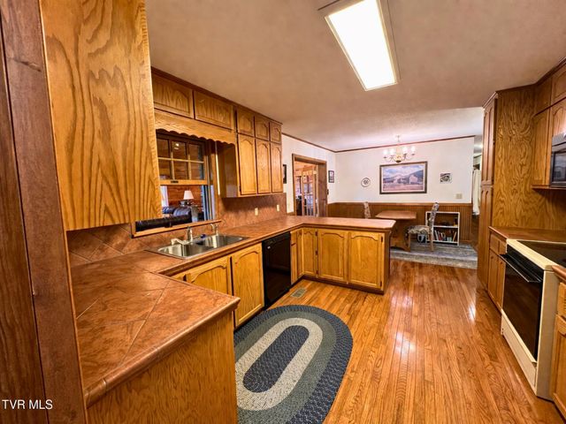 60 West School Street, Mosheim, TN 37818