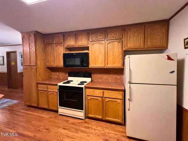 60 West School Street, Mosheim, TN 37818