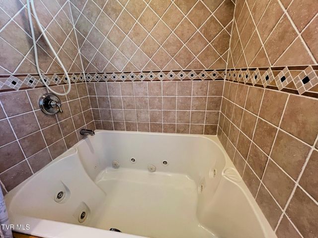 60 West School Street, Mosheim, TN 37818