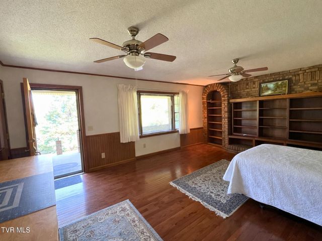 60 West School Street, Mosheim, TN 37818