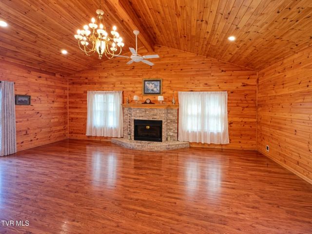 60 West School Street, Mosheim, TN 37818
