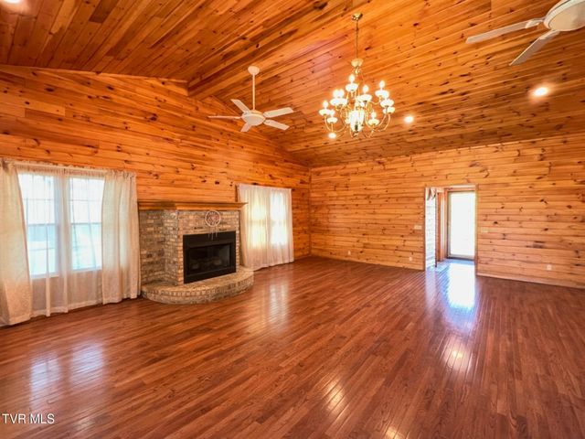 60 West School Street, Mosheim, TN 37818