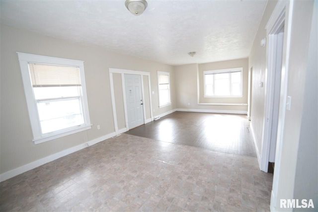 1212 GLENHURST Court, Rock Island, IL 61201