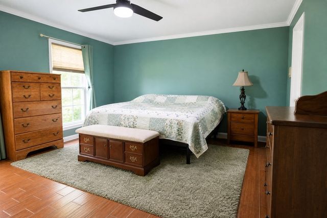 2307 Hamlin Dr, Paris, TN 38242