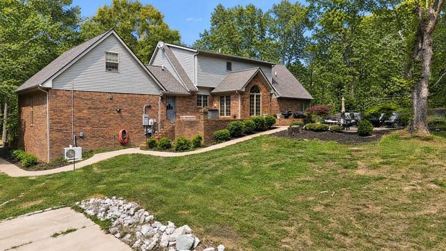 2307 Hamlin Dr, Paris, TN 38242