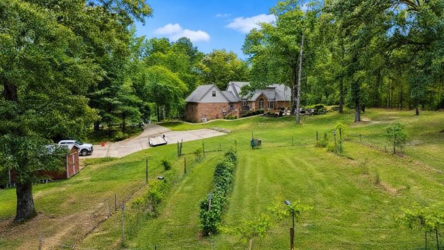 2307 Hamlin Dr, Paris, TN 38242