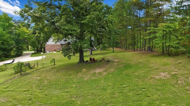 2307 Hamlin Dr, Paris, TN 38242