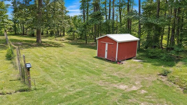 2307 Hamlin Dr, Paris, TN 38242