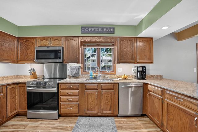 5822 Cimmarron Lane, Waterloo, IA 50701