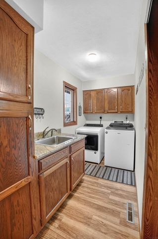 5822 Cimmarron Lane, Waterloo, IA 50701