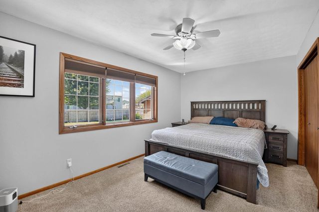 5822 Cimmarron Lane, Waterloo, IA 50701