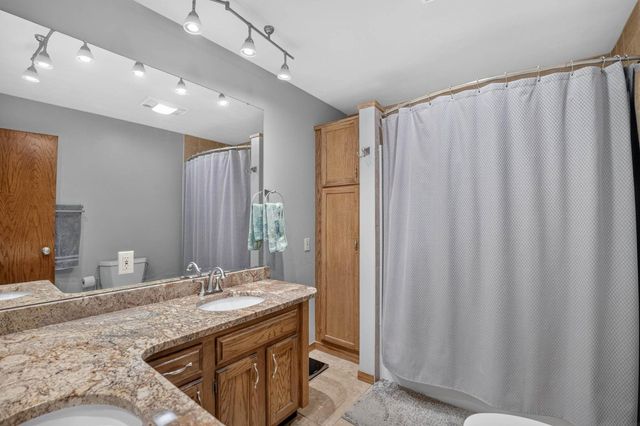 5822 Cimmarron Lane, Waterloo, IA 50701