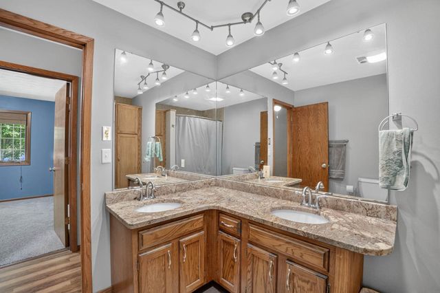 5822 Cimmarron Lane, Waterloo, IA 50701