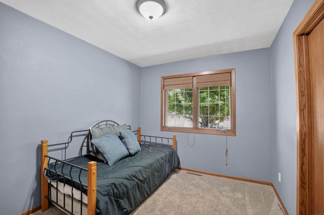 5822 Cimmarron Lane, Waterloo, IA 50701