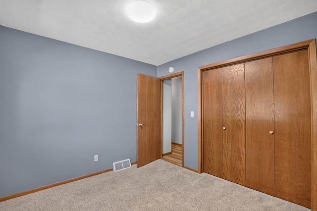 5822 Cimmarron Lane, Waterloo, IA 50701