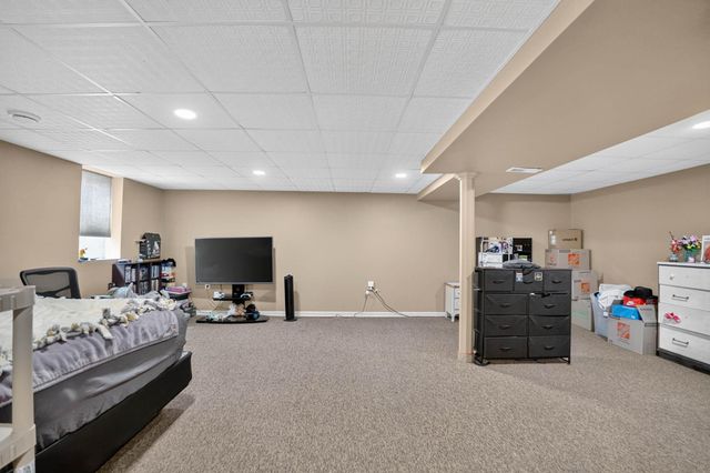 5822 Cimmarron Lane, Waterloo, IA 50701
