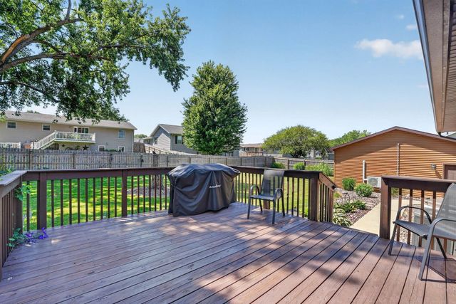 5822 Cimmarron Lane, Waterloo, IA 50701