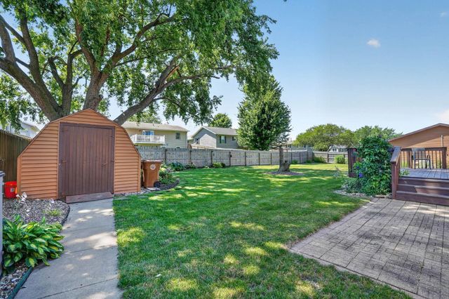 5822 Cimmarron Lane, Waterloo, IA 50701