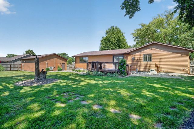 5822 Cimmarron Lane, Waterloo, IA 50701