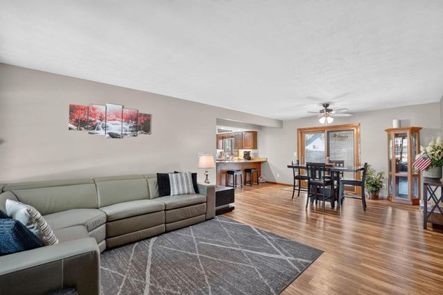5822 Cimmarron Lane, Waterloo, IA 50701