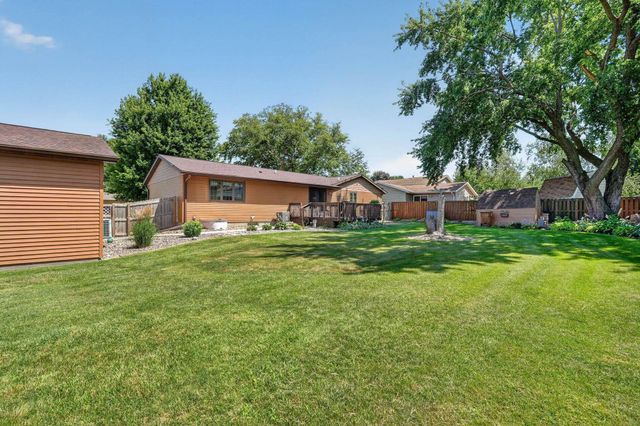 5822 Cimmarron Lane, Waterloo, IA 50701