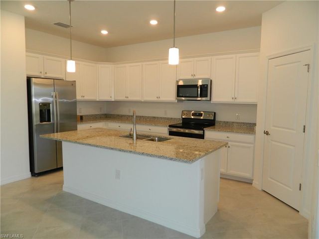3447 Menores WAY, Fort Myers, FL 33905