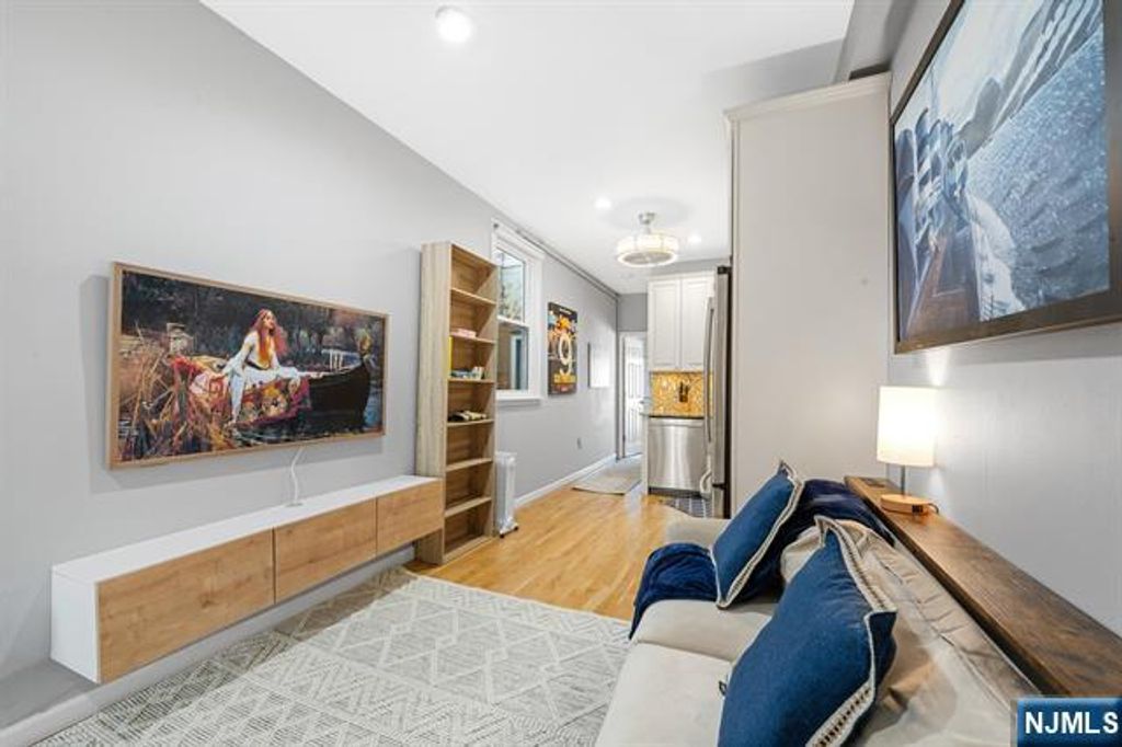 403 Monroe Street 3L, Hoboken, NJ 07030
