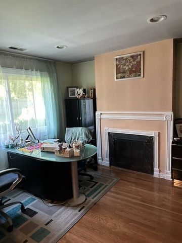 889 Oxford Place 889, Wheeling, IL 60090