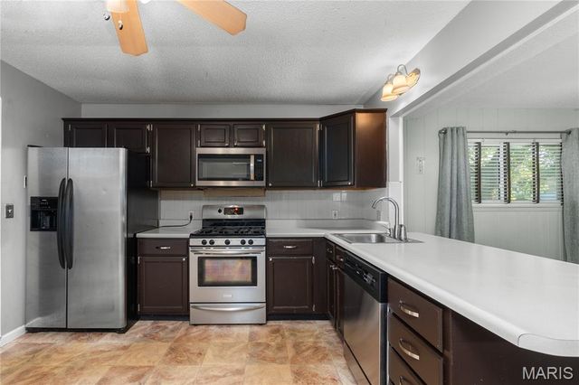 680 Crabapple Lane, Florissant, MO 63031