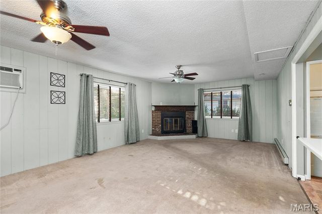 680 Crabapple Lane, Florissant, MO 63031