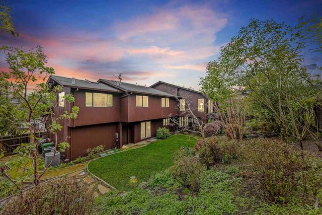 127 Devin Dr, Moraga, CA 94556