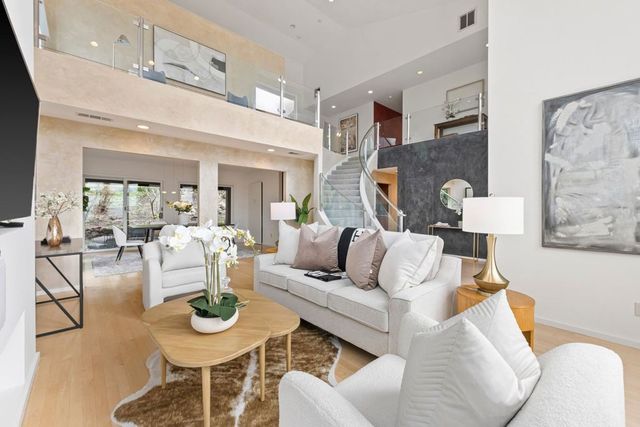 127 Devin Dr, Moraga, CA 94556