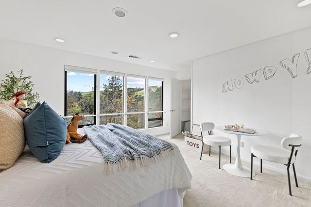 127 Devin Dr, Moraga, CA 94556