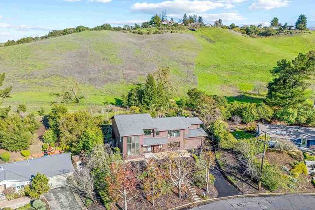 127 Devin Dr, Moraga, CA 94556