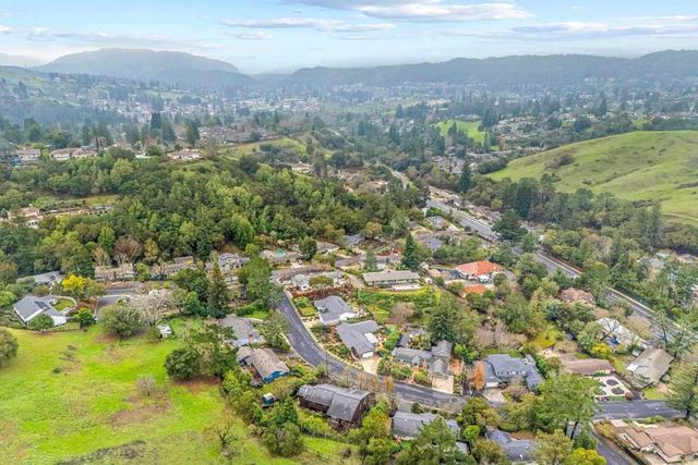 127 Devin Dr, Moraga, CA 94556