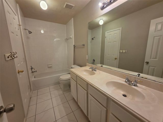 3116 Ravens Lake Circle, League City, TX 77573