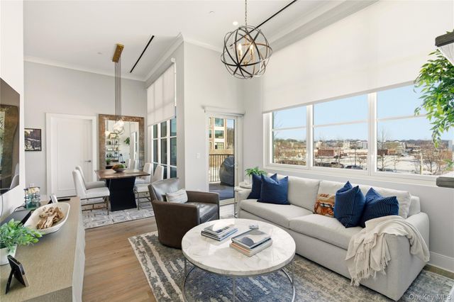 100 Garvies Point Road 1033, Glen Cove, NY 11542