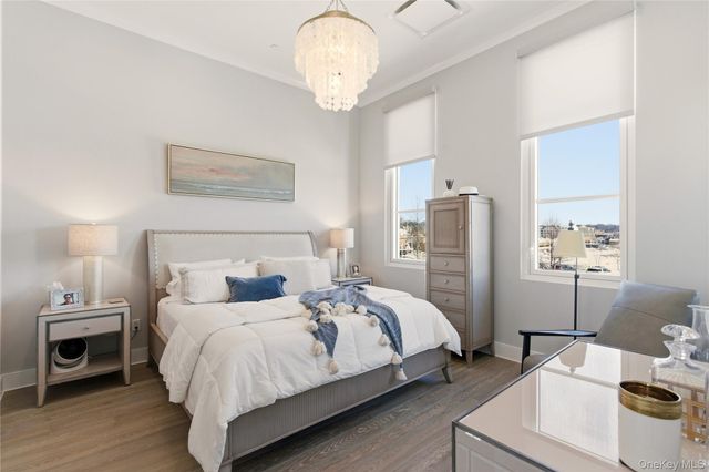 100 Garvies Point Road 1033, Glen Cove, NY 11542