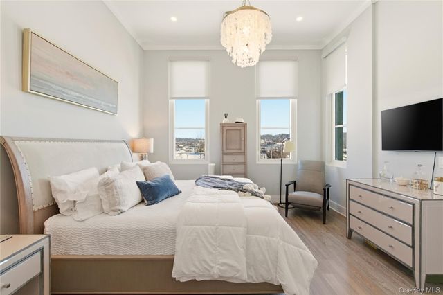 100 Garvies Point Road 1033, Glen Cove, NY 11542