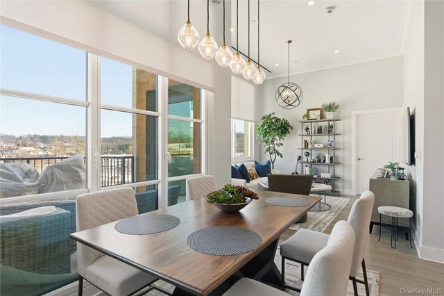 100 Garvies Point Road 1033, Glen Cove, NY 11542