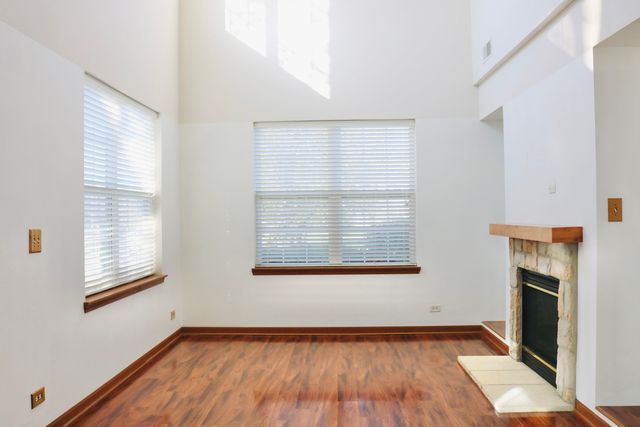 2598 Hillsboro Boulevard, Aurora, IL 60503