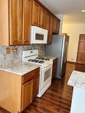 2598 Hillsboro Boulevard, Aurora, IL 60503