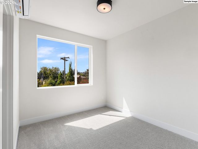 7564 Sw 31st Ave, Portland, OR 97219