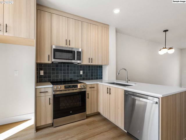 7564 Sw 31st Ave, Portland, OR 97219