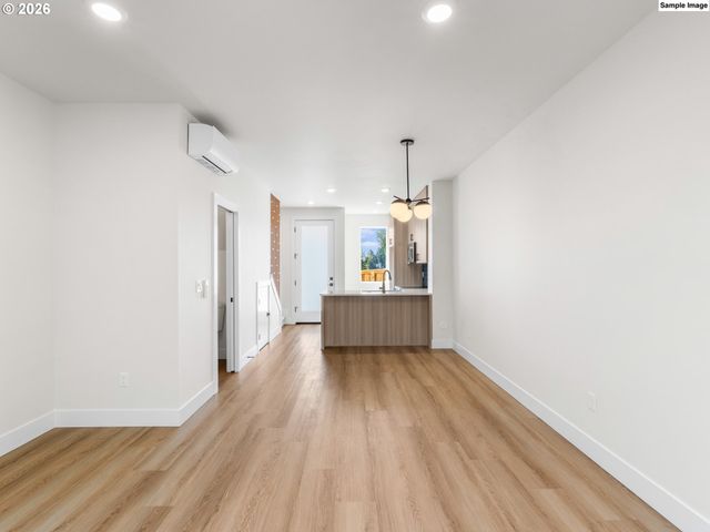 7564 Sw 31st Ave, Portland, OR 97219