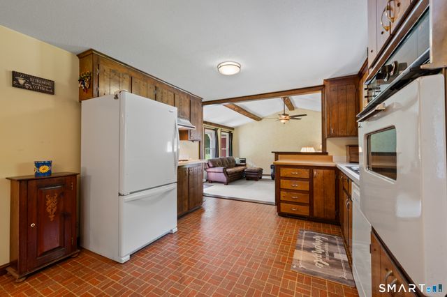 39 Plainfield Street, Enfield, CT 06082