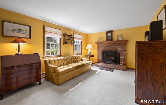 39 Plainfield Street, Enfield, CT 06082