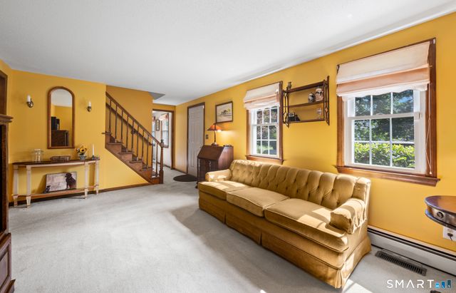 39 Plainfield Street, Enfield, CT 06082