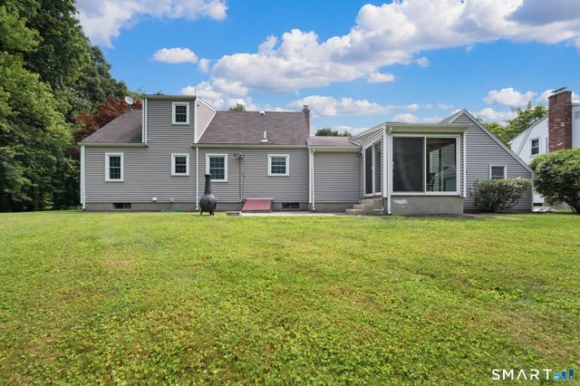 39 Plainfield Street, Enfield, CT 06082